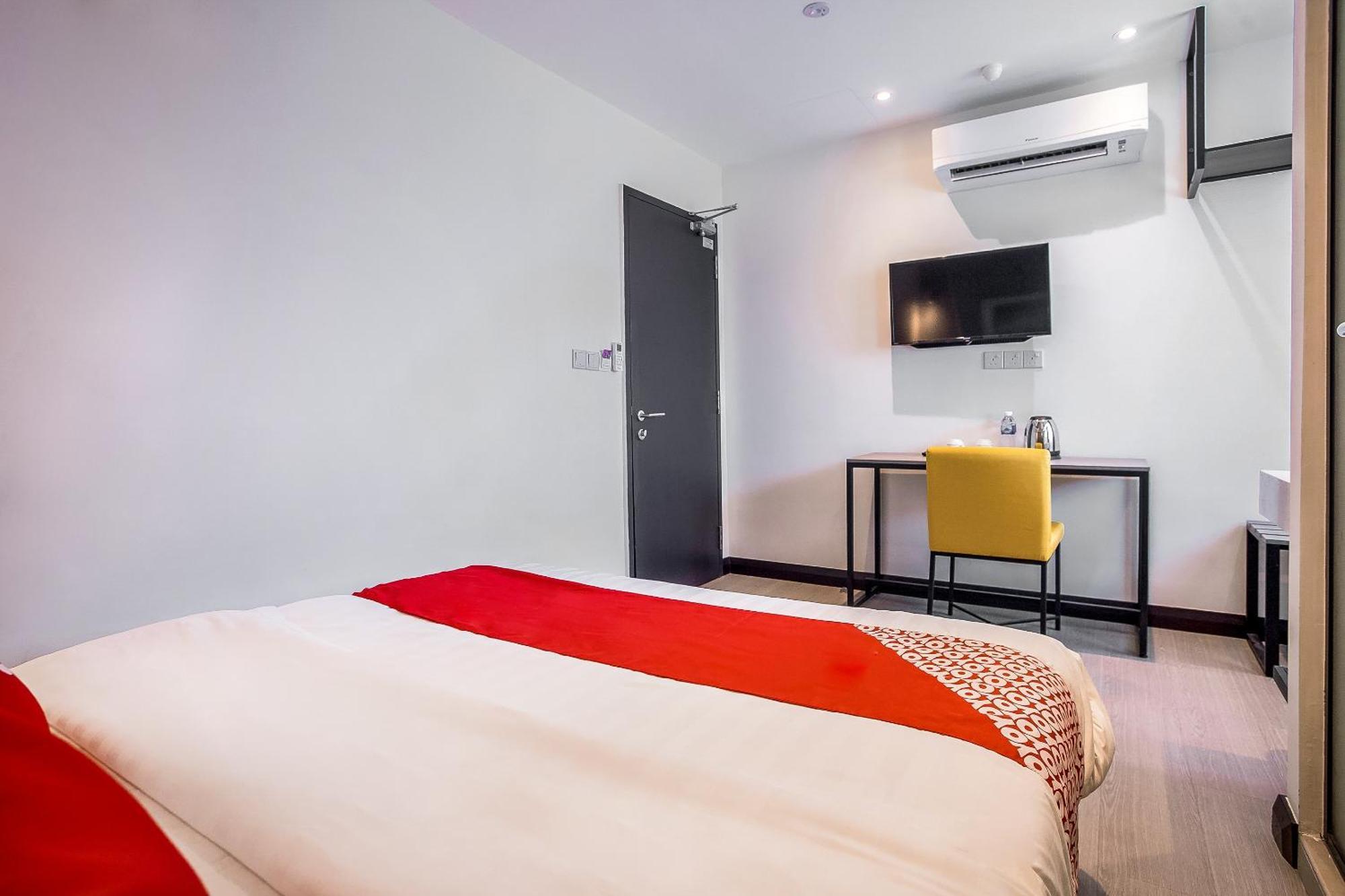Deluxe Queen Room
